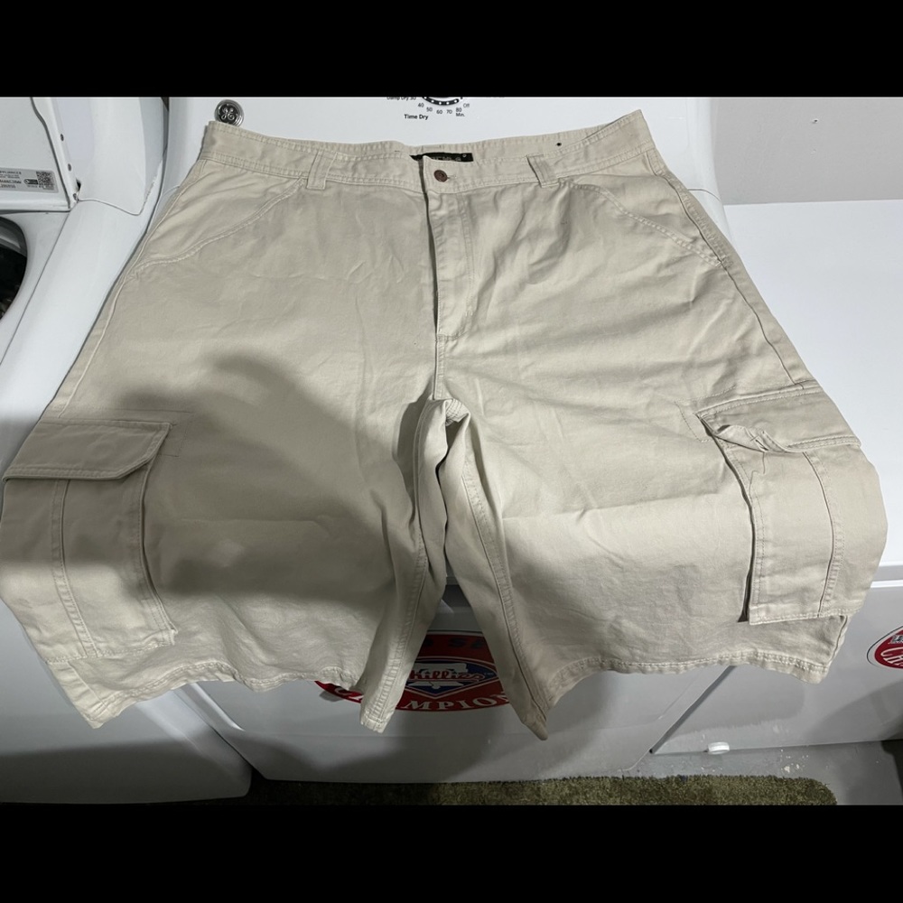 Men’s Size 40 South Pole cargo shorts 90’s style